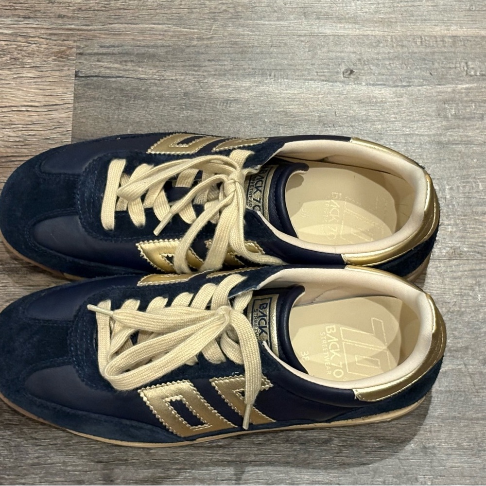 Stylish Navy and Gold Women's Sneakers - Picture 4 of 9